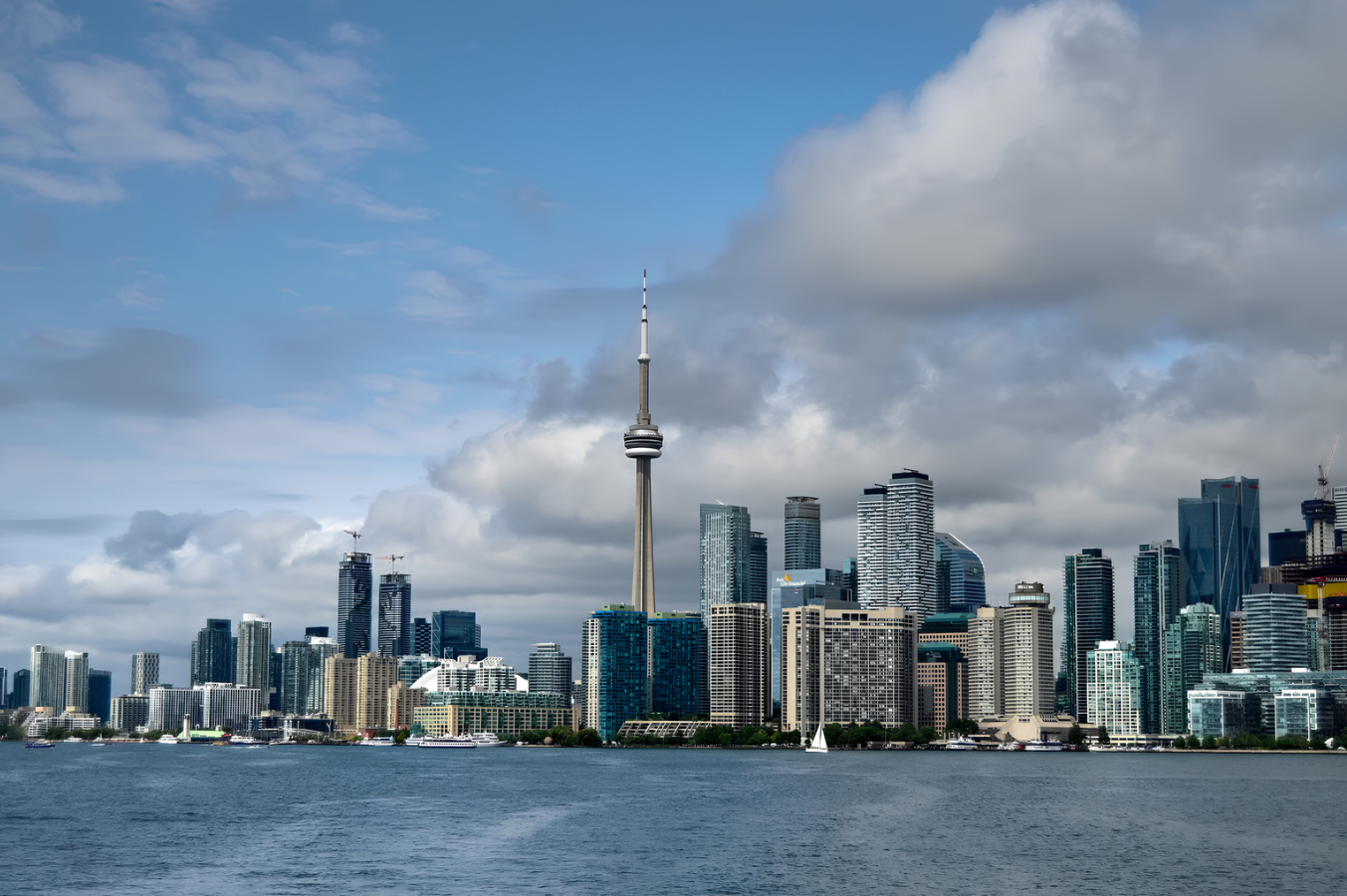 Toronto skyline featuring the CN Tower and waterfront